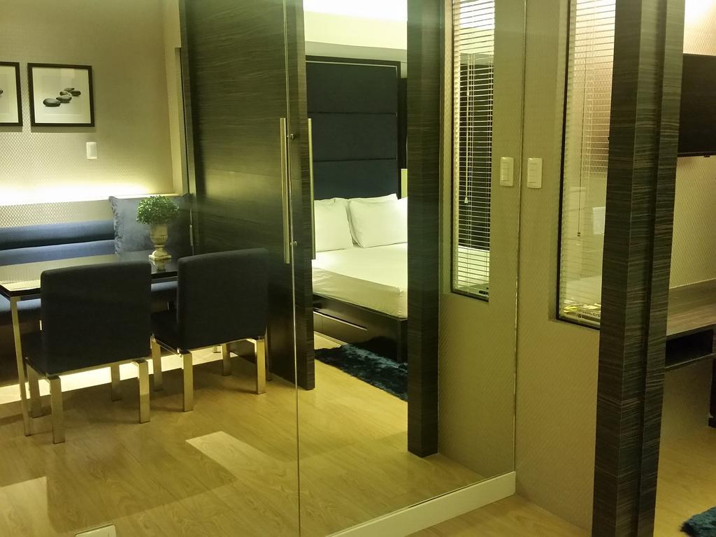 Shang Luxury Suites ماندالويونغ الغرفة الصورة